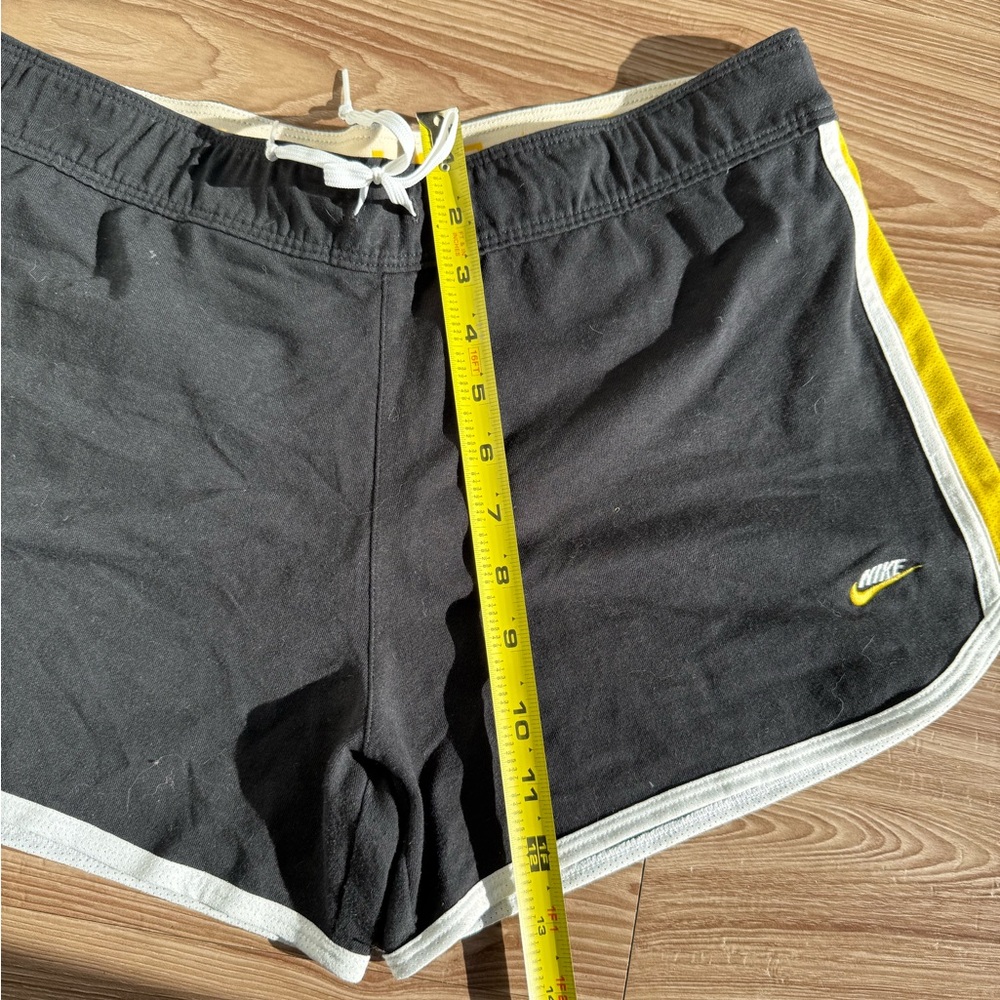 Nike LIVESTRONG Athletic Shorts Women’s Medium Black Gold - Picture 4 of 7